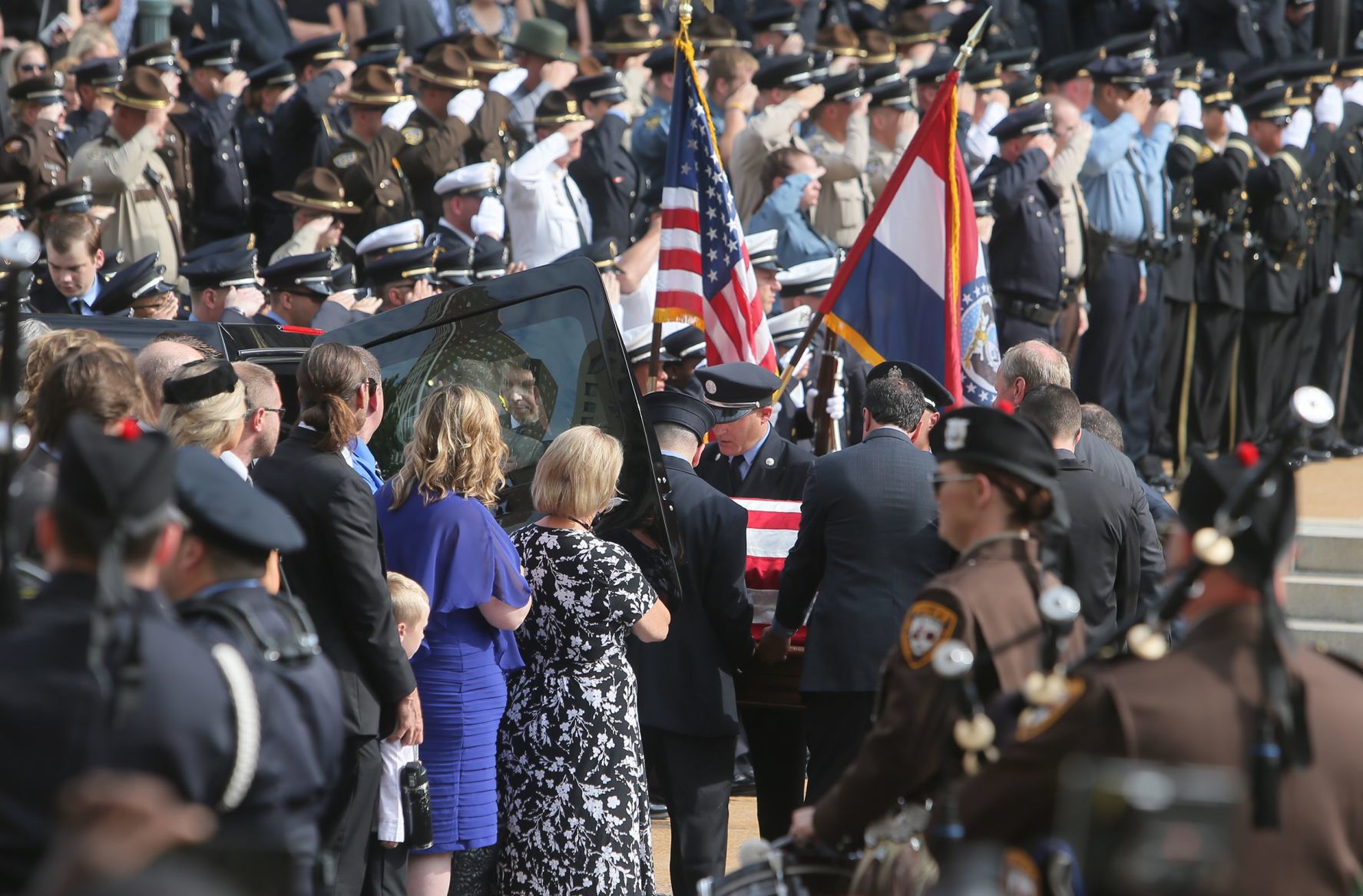 Hundreds of police officers honor Michael Langsdorf